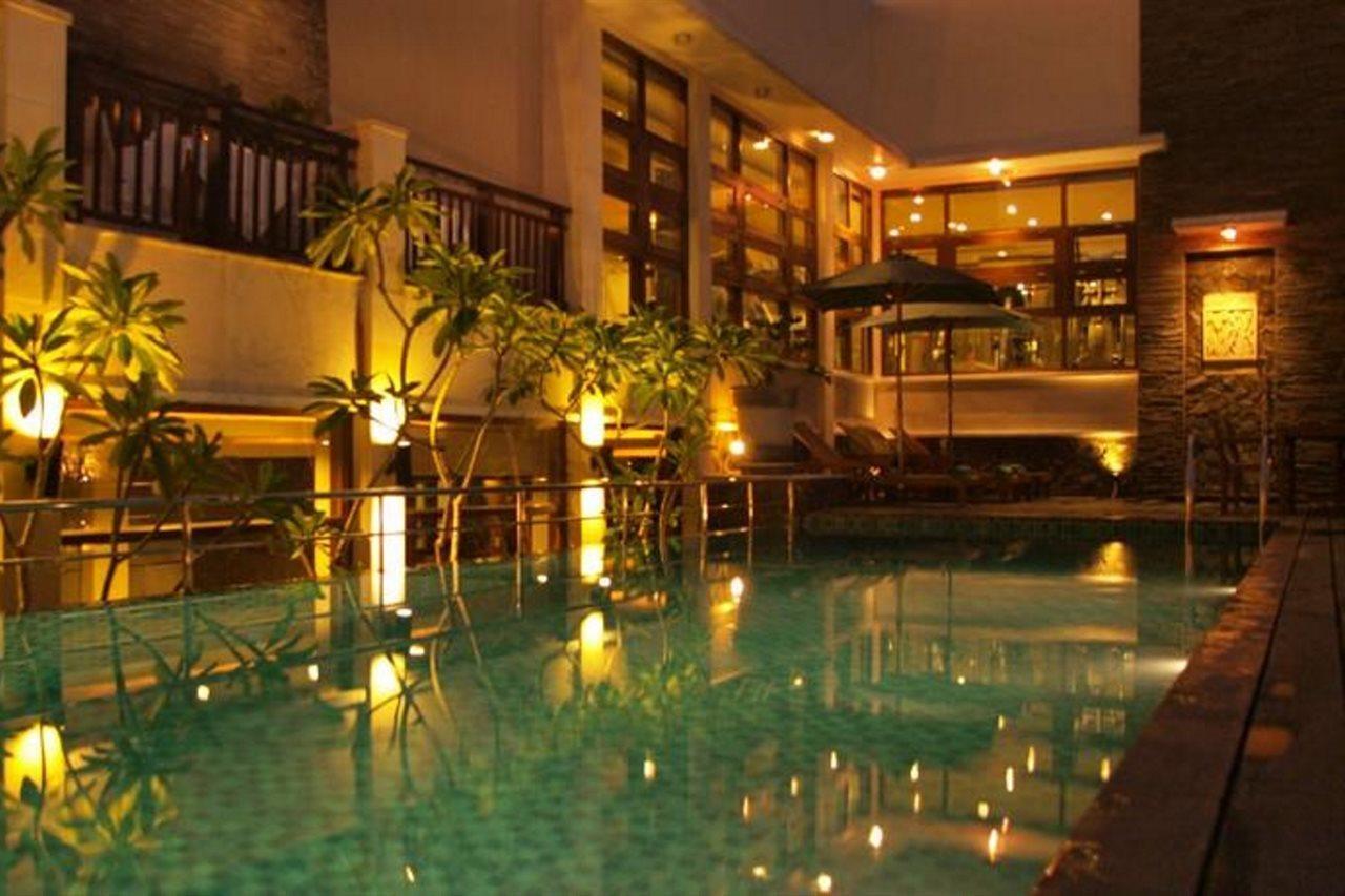 Hotel Santika Понтіанак Екстер'єр фото